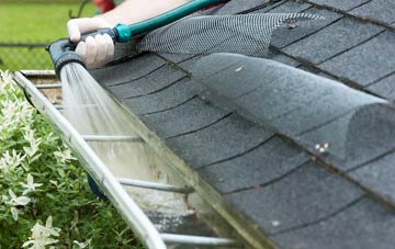 Layer Breton gutter cleaning costs