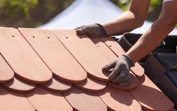 Layer Breton roof tile contractors